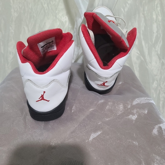 Jordan 5 Retro Fire Red Sneakers Sz: 13C - Picture 4 of 11